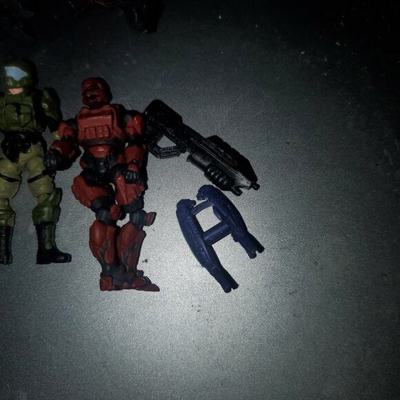 Halo - Picture 5 of 5